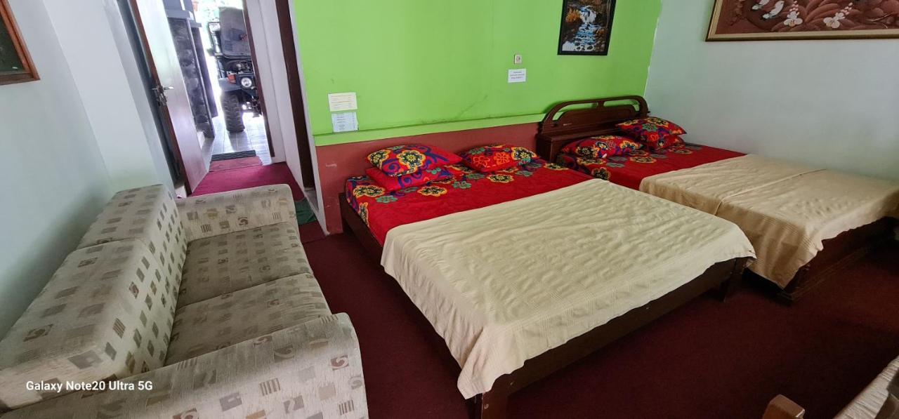 Homestay Triniti Lembang Esterno foto