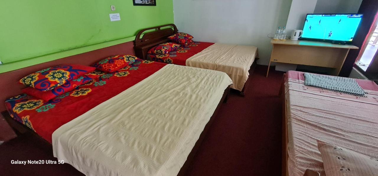Homestay Triniti Lembang Esterno foto