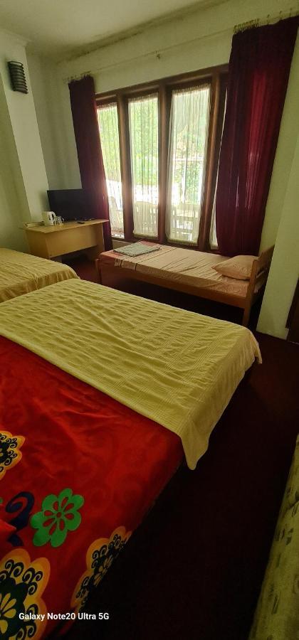 Homestay Triniti Lembang Esterno foto