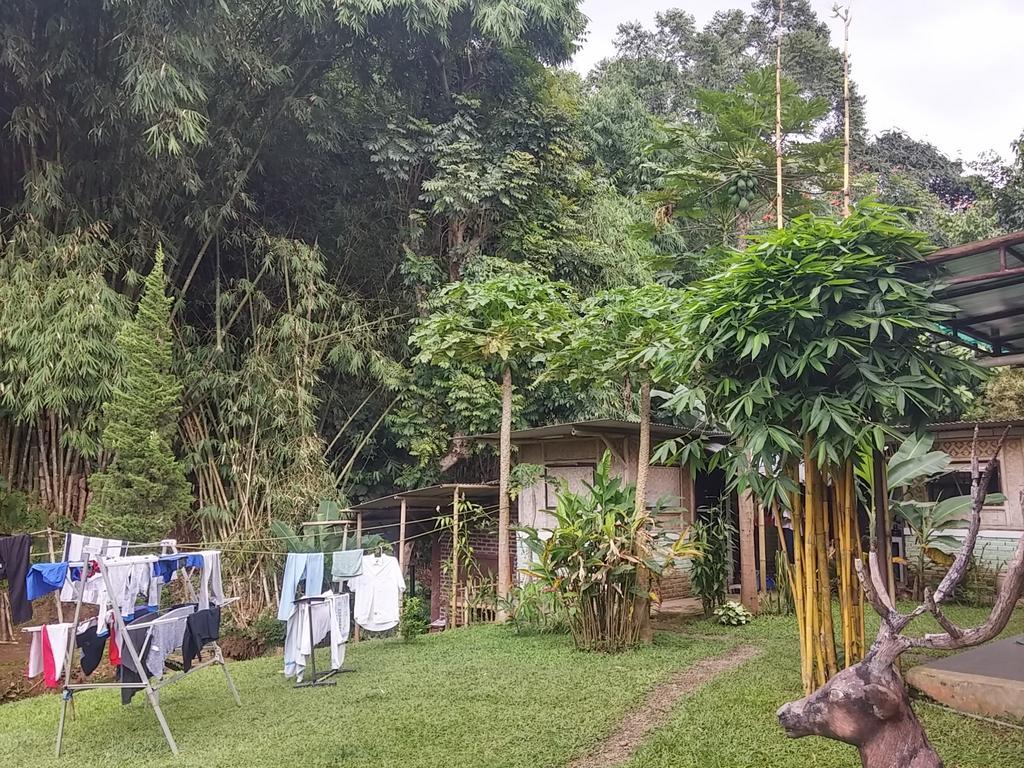 Homestay Triniti Lembang Esterno foto