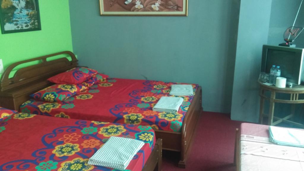 Homestay Triniti Lembang Esterno foto