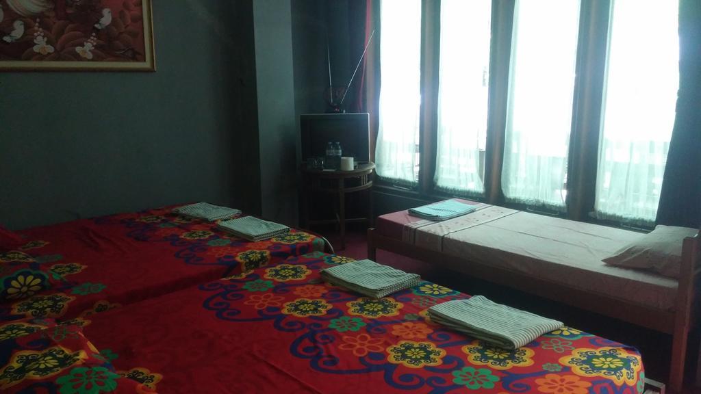 Homestay Triniti Lembang Esterno foto