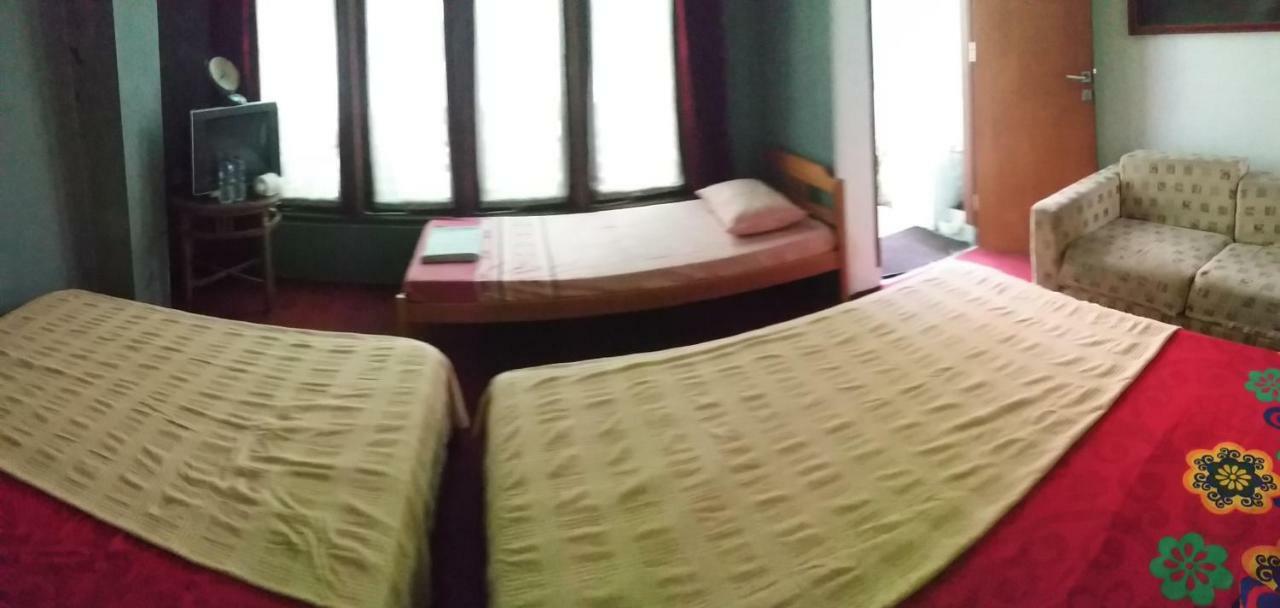Homestay Triniti Lembang Esterno foto